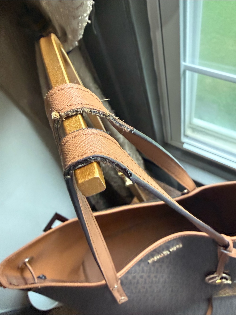 Michael Kors Brown Logo Tote with Tan Trim- perfect Teacher bag! Clutch included - Picture 6 of 12